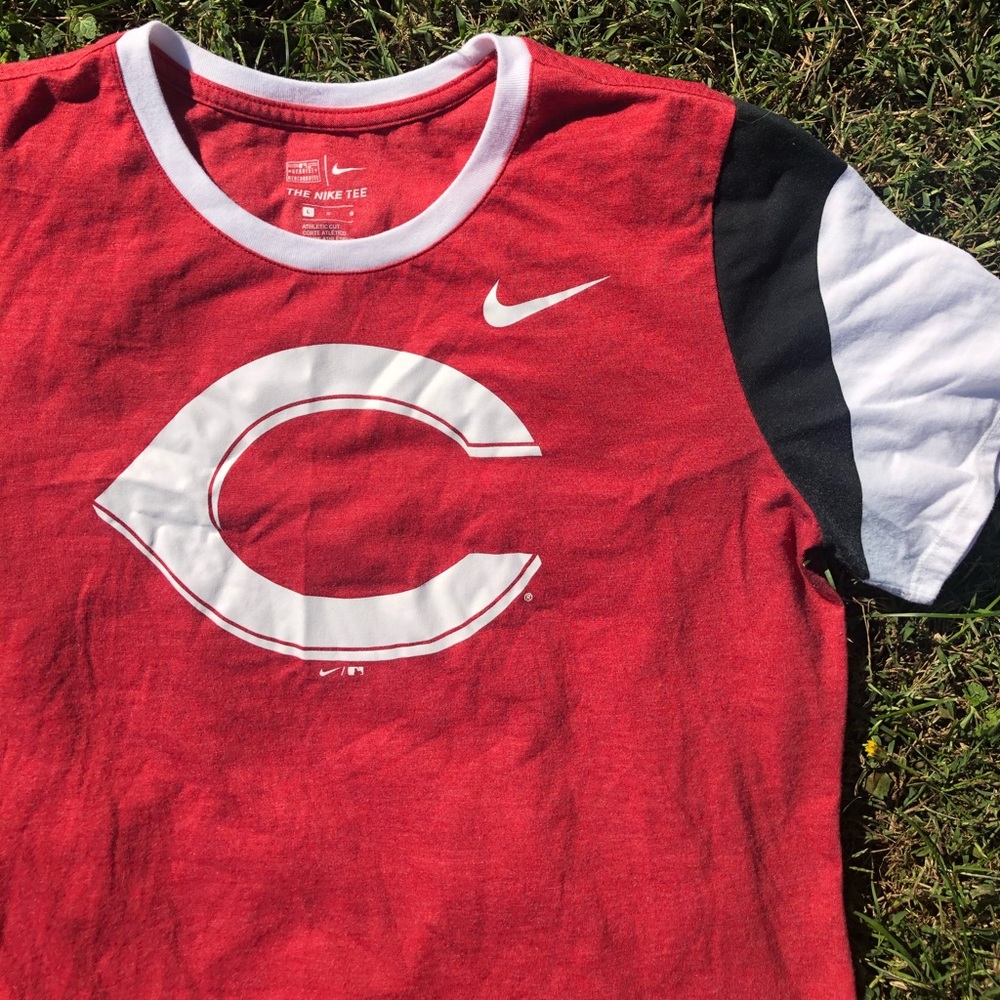 ⭐️3/$30 NIKE MLB CINCINNATI REDS TEE SHIRT